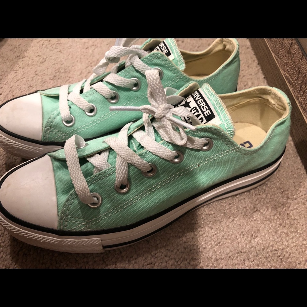 children’s size 4 converse